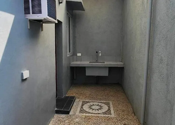 Kuya And Kambals 2 Bedroom 2 Bath Apartment Manila